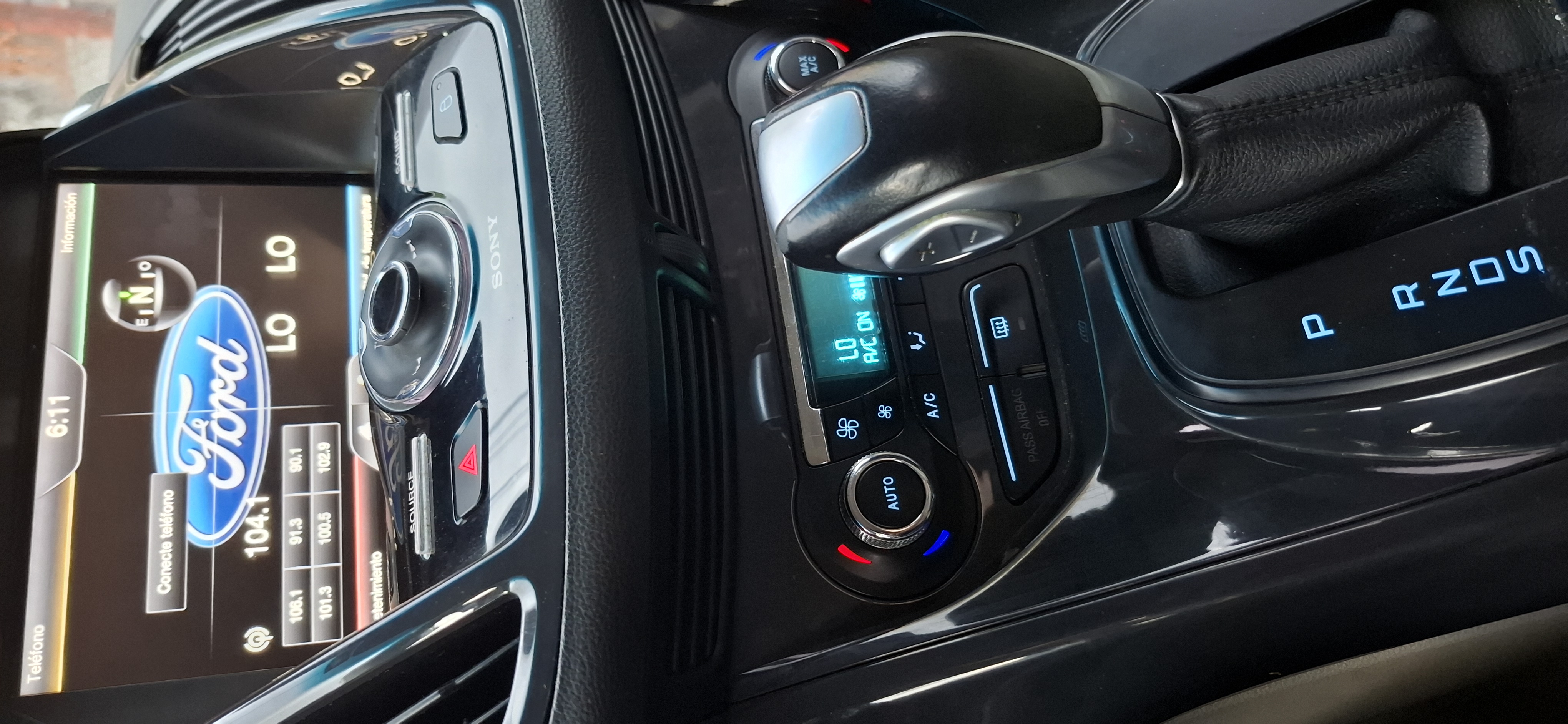 jeepetas y camionetas - Ford Escape 1.6 2014 Titanium 4WD Ecoboots 1