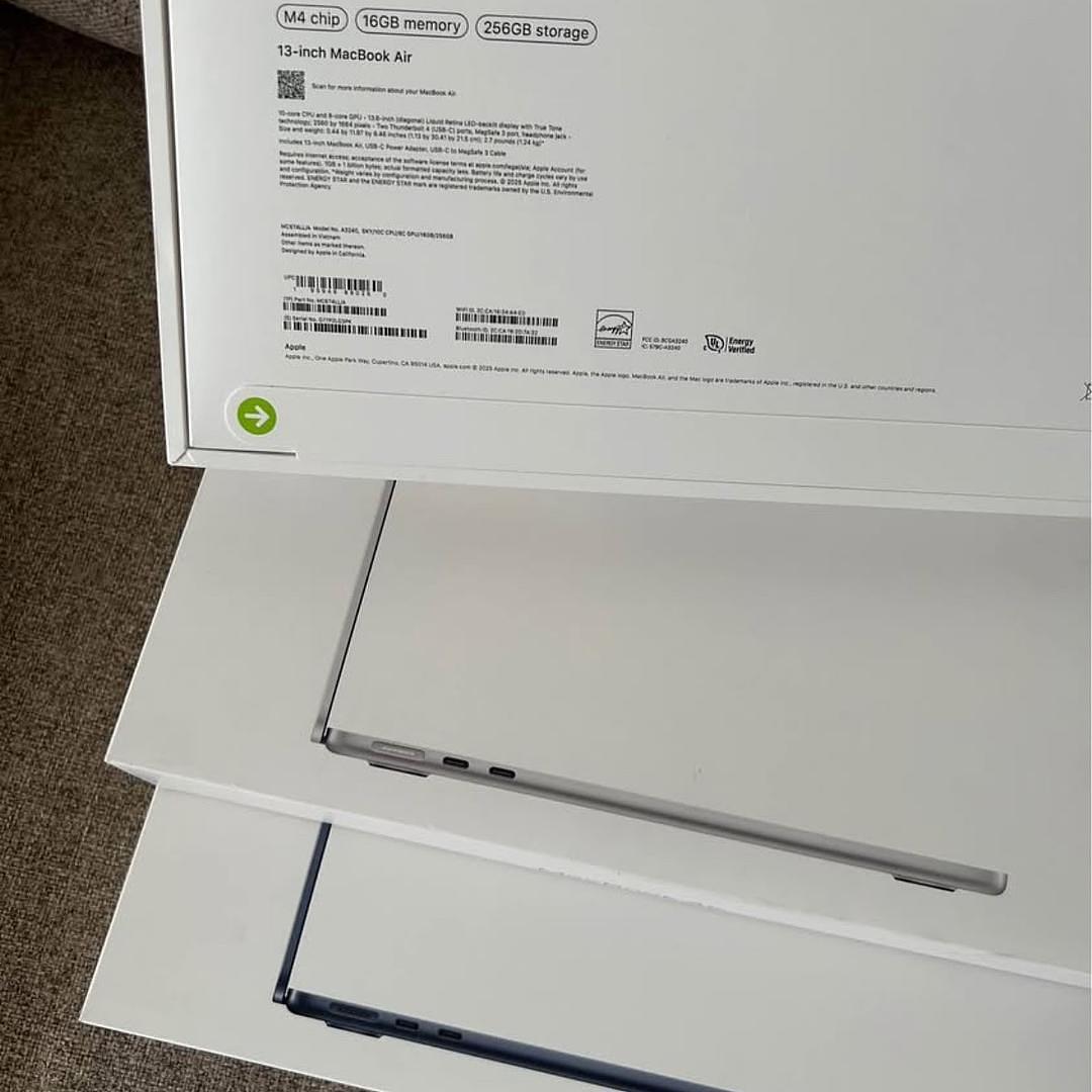 computadoras y laptops - MACBOOK AIR 13.6" M4 256GB 16GB RAM SELLADA OFERTA 1
