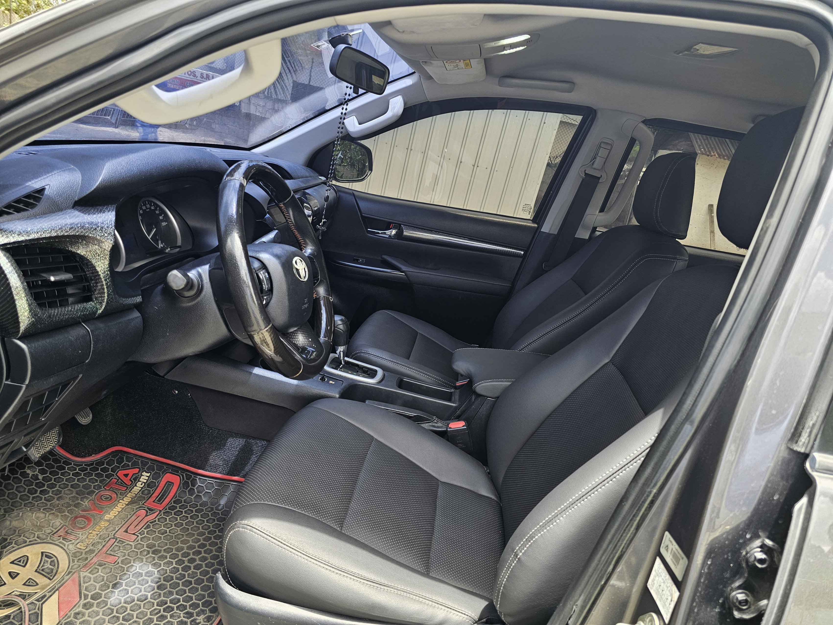 jeepetas y camionetas - Toyota hilux automática 7