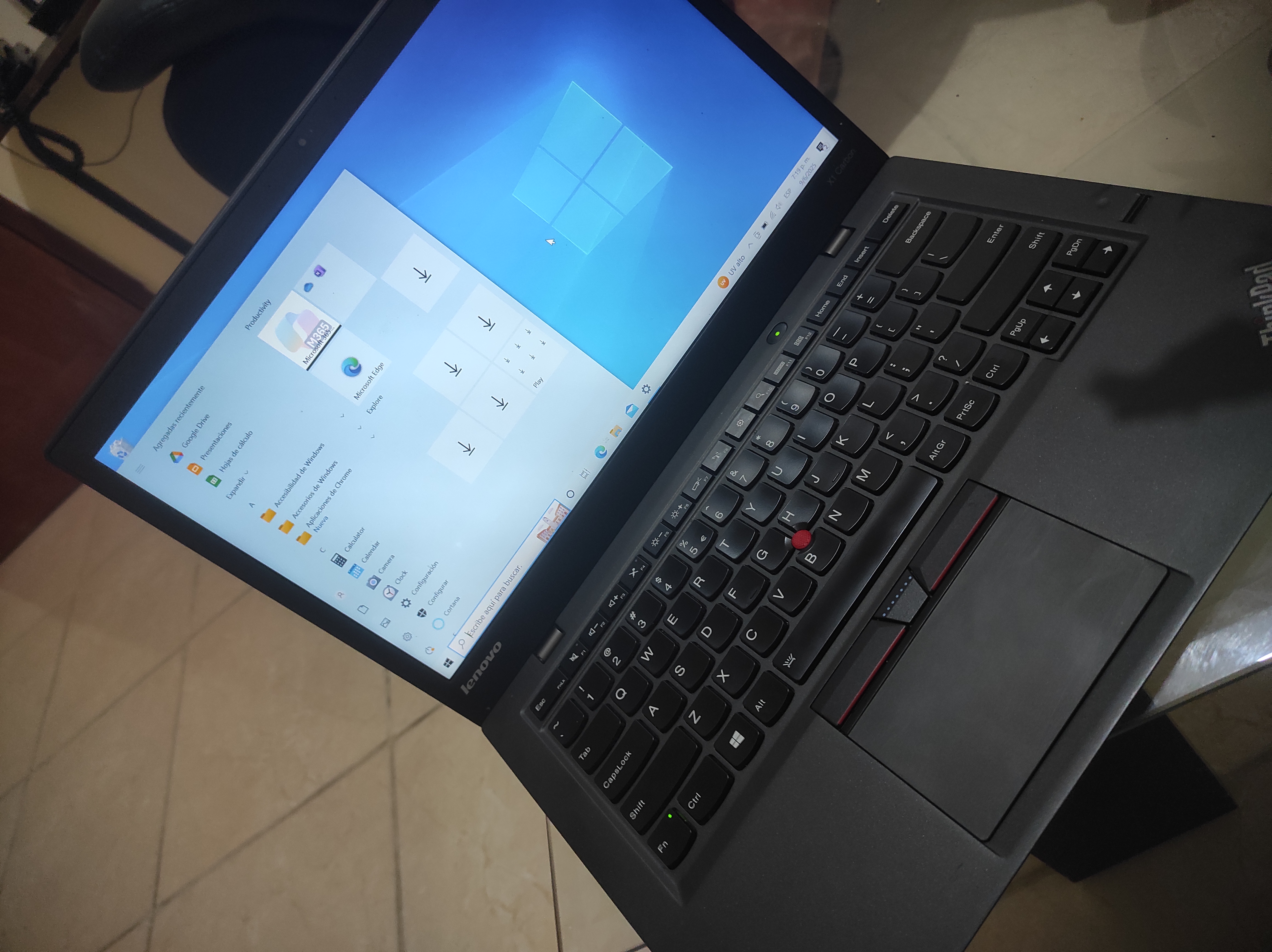 computadoras y laptops - Lenovo Thinkpad X1 Carbon Laptop i5 8GB Ram 256GB 0