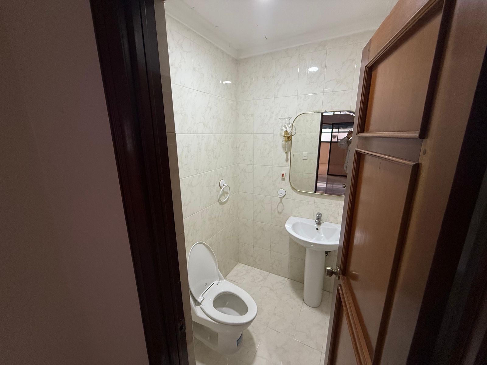 casas - hermosa casa en una buena zona bella vista  5