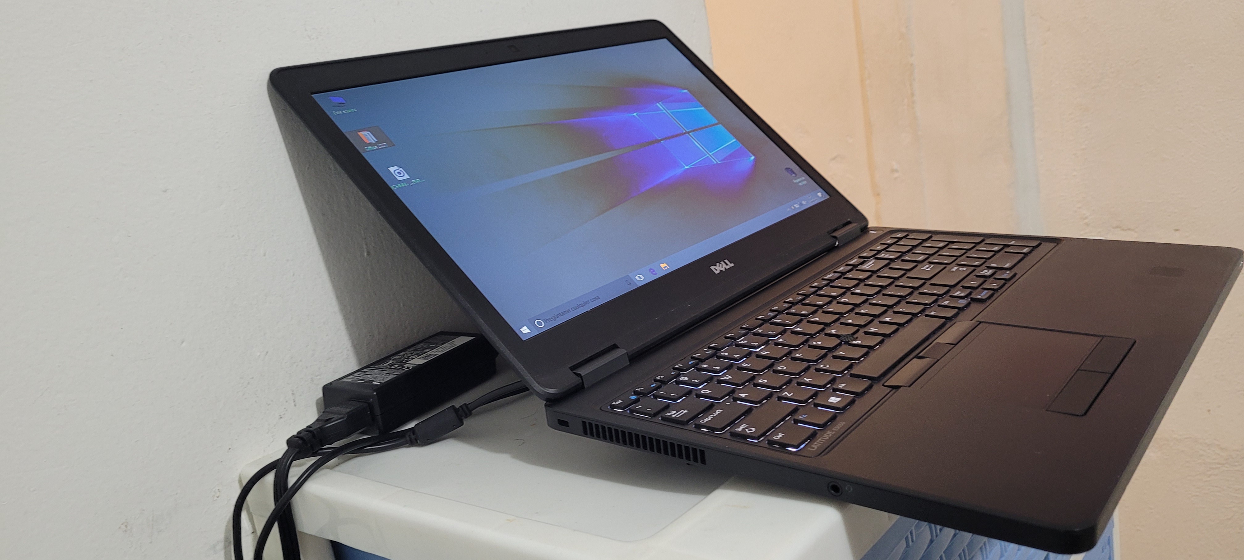 computadoras y laptops - laptop Dell 5550 17 Pulg Core i5 Ram 16gb Disco 256gb SSD Video 8gb  1