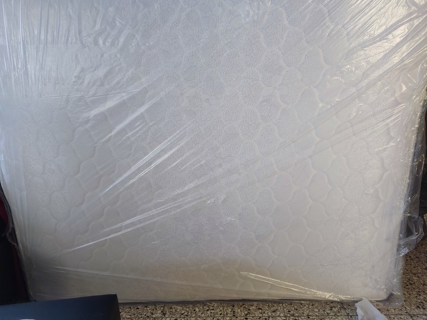 muebles y colchones - El colchón está nuevo, con su plastico 1