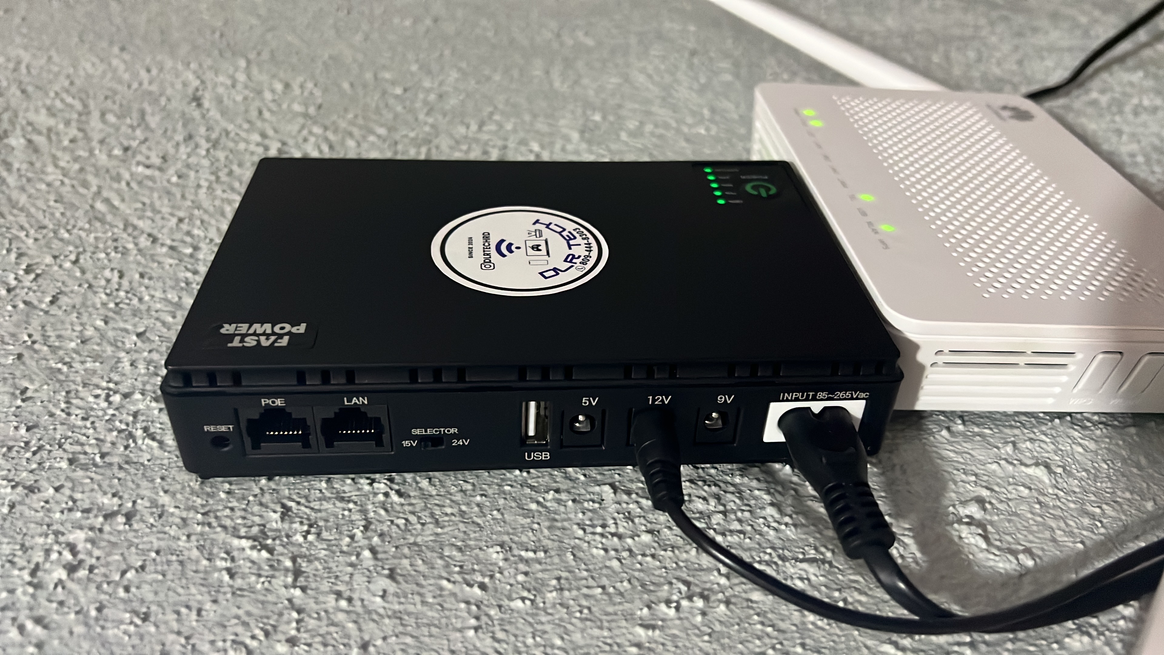 otros electronicos - Mini UPS para Router Wi-Fi hasta 8 horas de uso 2
