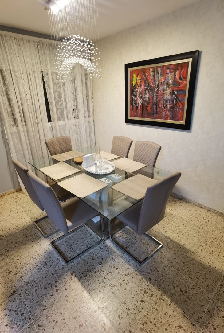 muebles y colchones - motivo de viaje ,juego de comedor de 6 sillas ,poco uso ,moderno  1