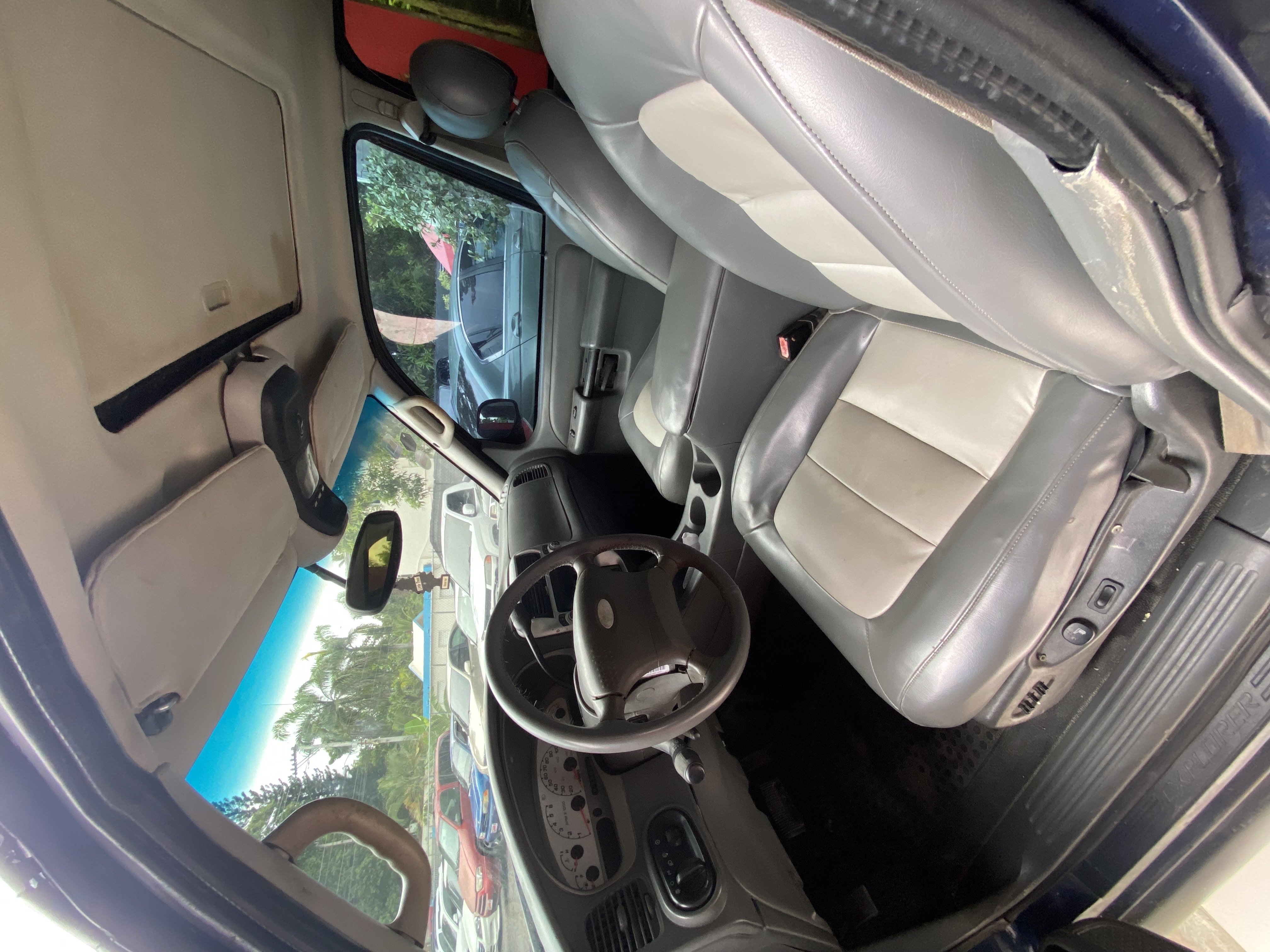 jeepetas y camionetas - FORD EXPLORER SPORT TRACK XLT 2004 4