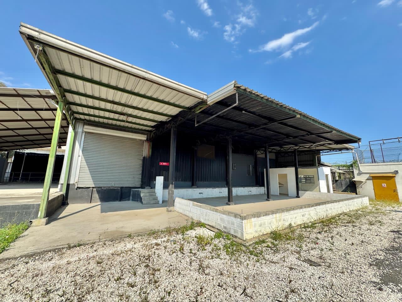 oficinas y locales comerciales - Terreno con Naves en Alquiler AUTOPISTA DUARTE USD 7