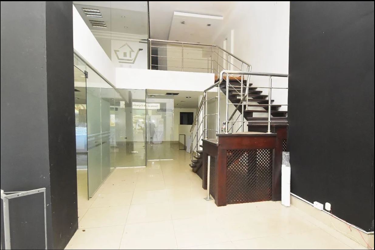 oficinas y locales comerciales - vente de local comercial  en plaza central Santo Domingo Distrito Nacional  3