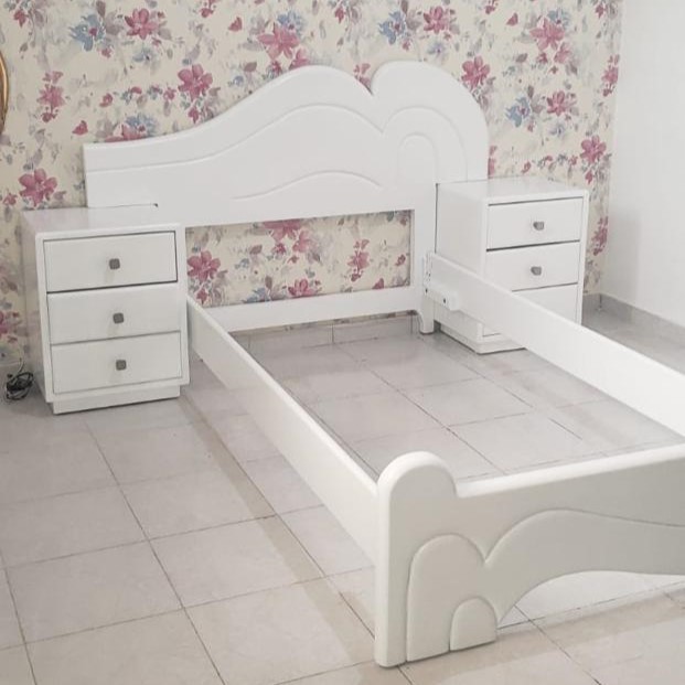 muebles y colchones - Cama Twin + Mesas de noche. Caoba 0