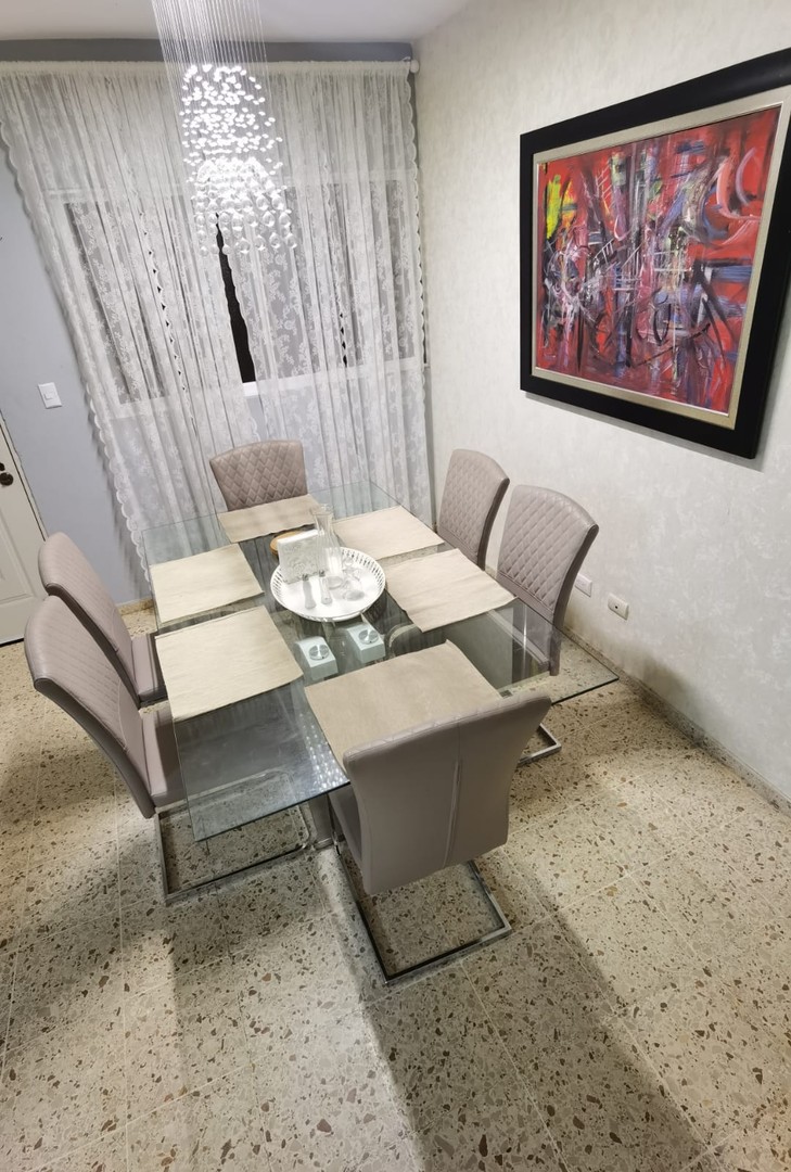 muebles y colchones - motivo de viaje ,juego de comedor de 6 sillas ,poco uso ,moderno  2