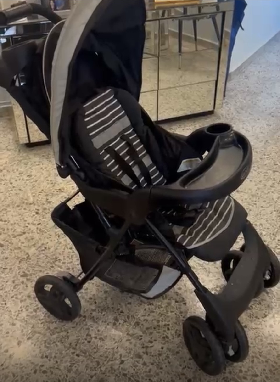 muebles - Vendo coche, cargador y corral con mosquitero incluido para bebé 3