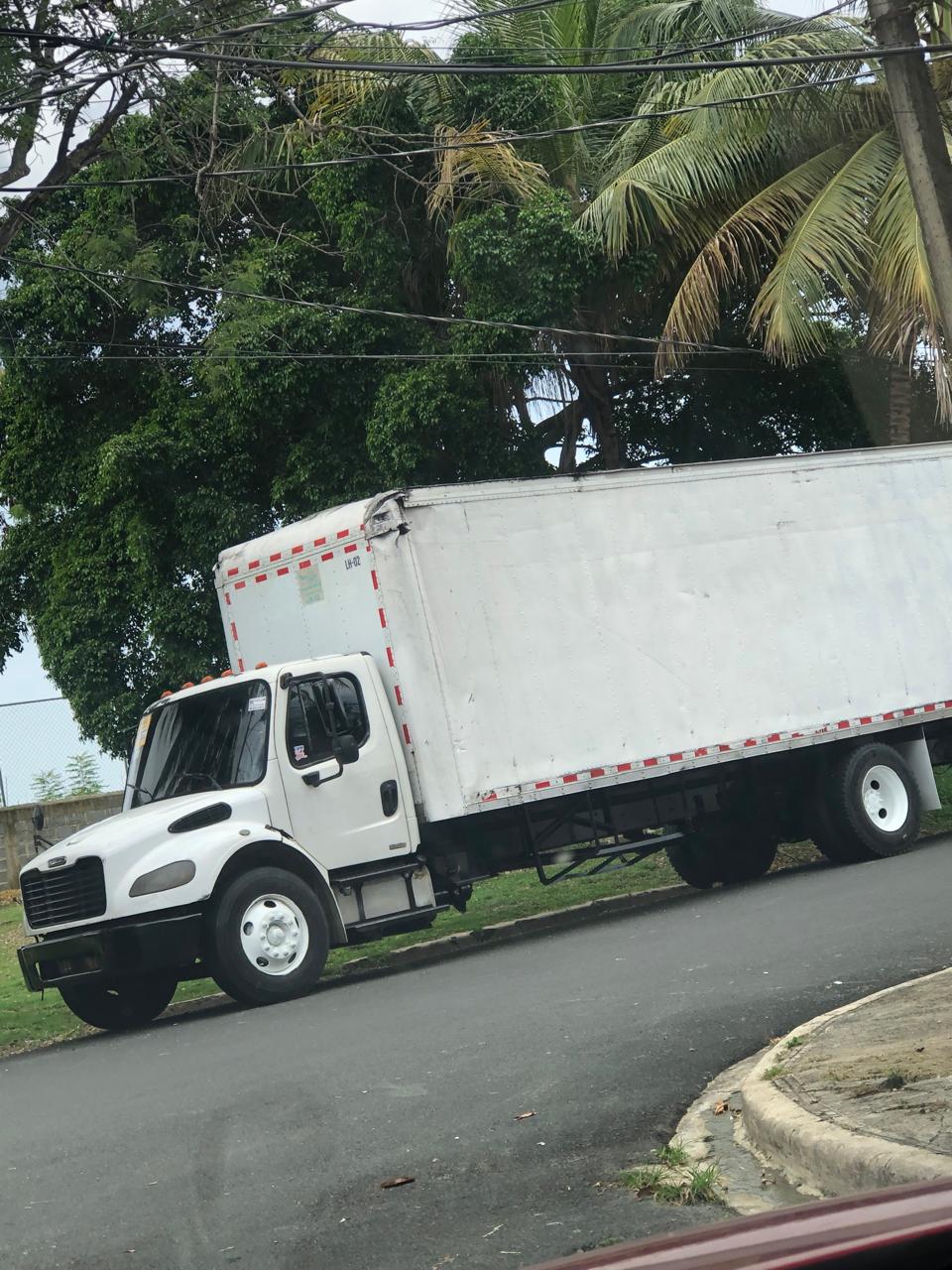 camiones y vehiculos pesados - Freightliner m2 26 pies 2008 1