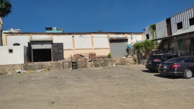 oficinas y locales comerciales - Rento nave industrial  2