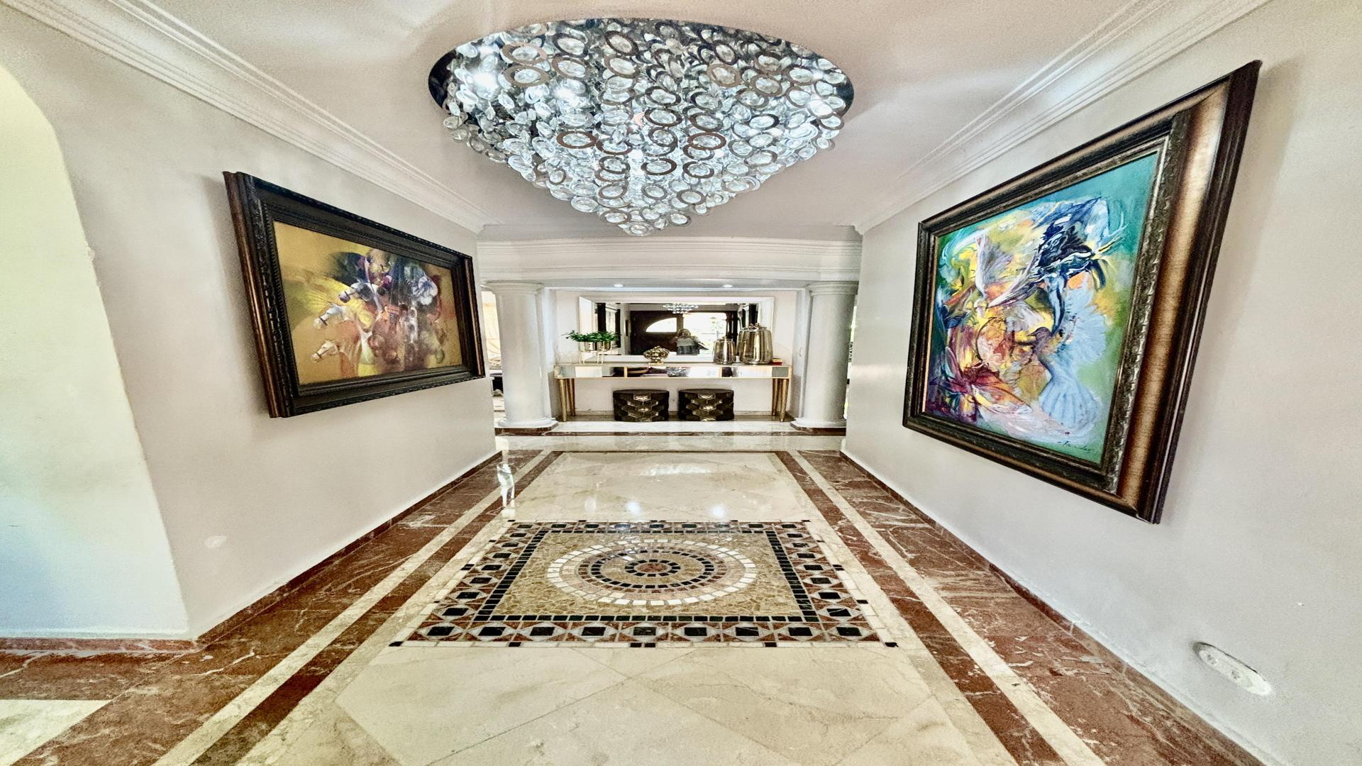 casas - Se vende hermosa residencia en el exclusivo sector de Los Pinos en Arroyo Hondo