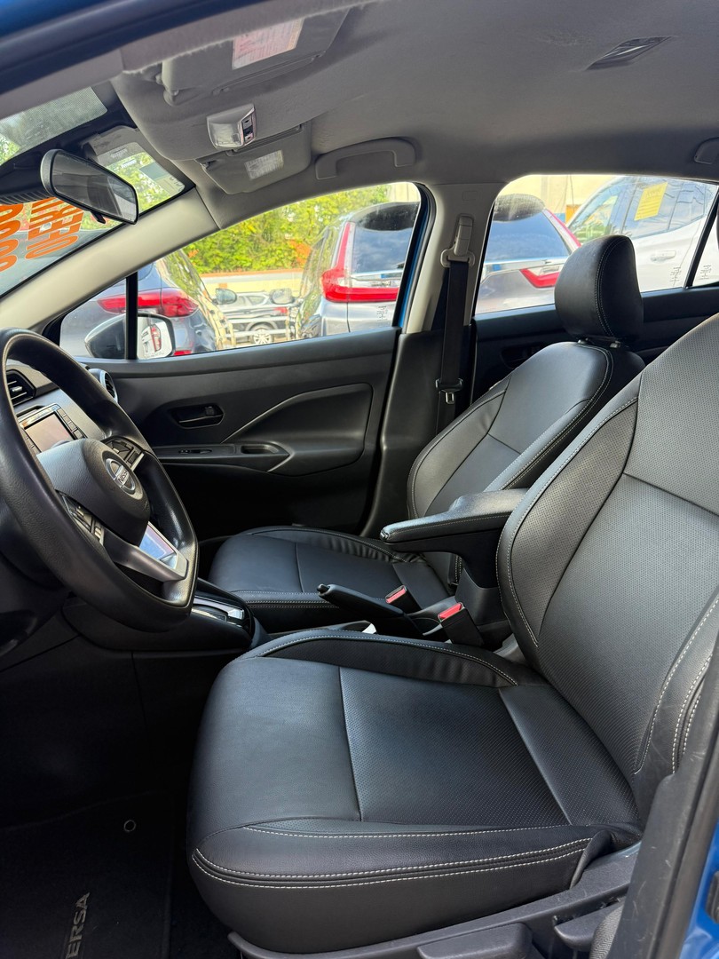 otros vehiculos - nissan versa s 9