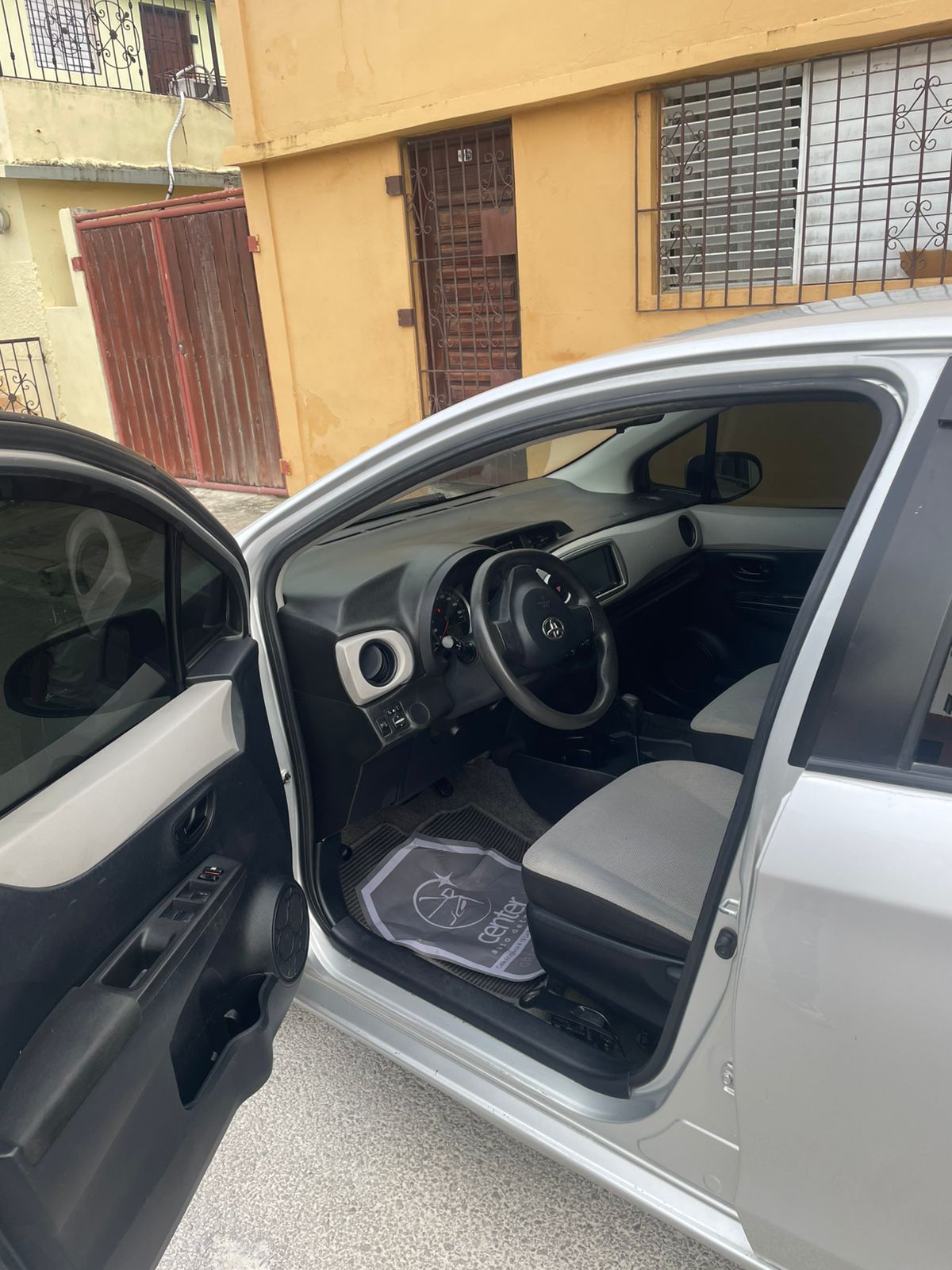 carros - Toyota vitz 2014 4