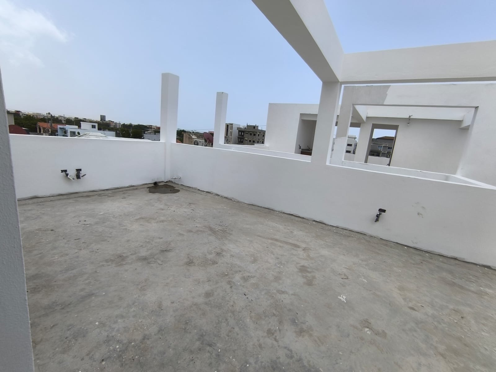 casas - venta de casa en proyecto cerrado autopista de san isidro Santo Domingo este  3