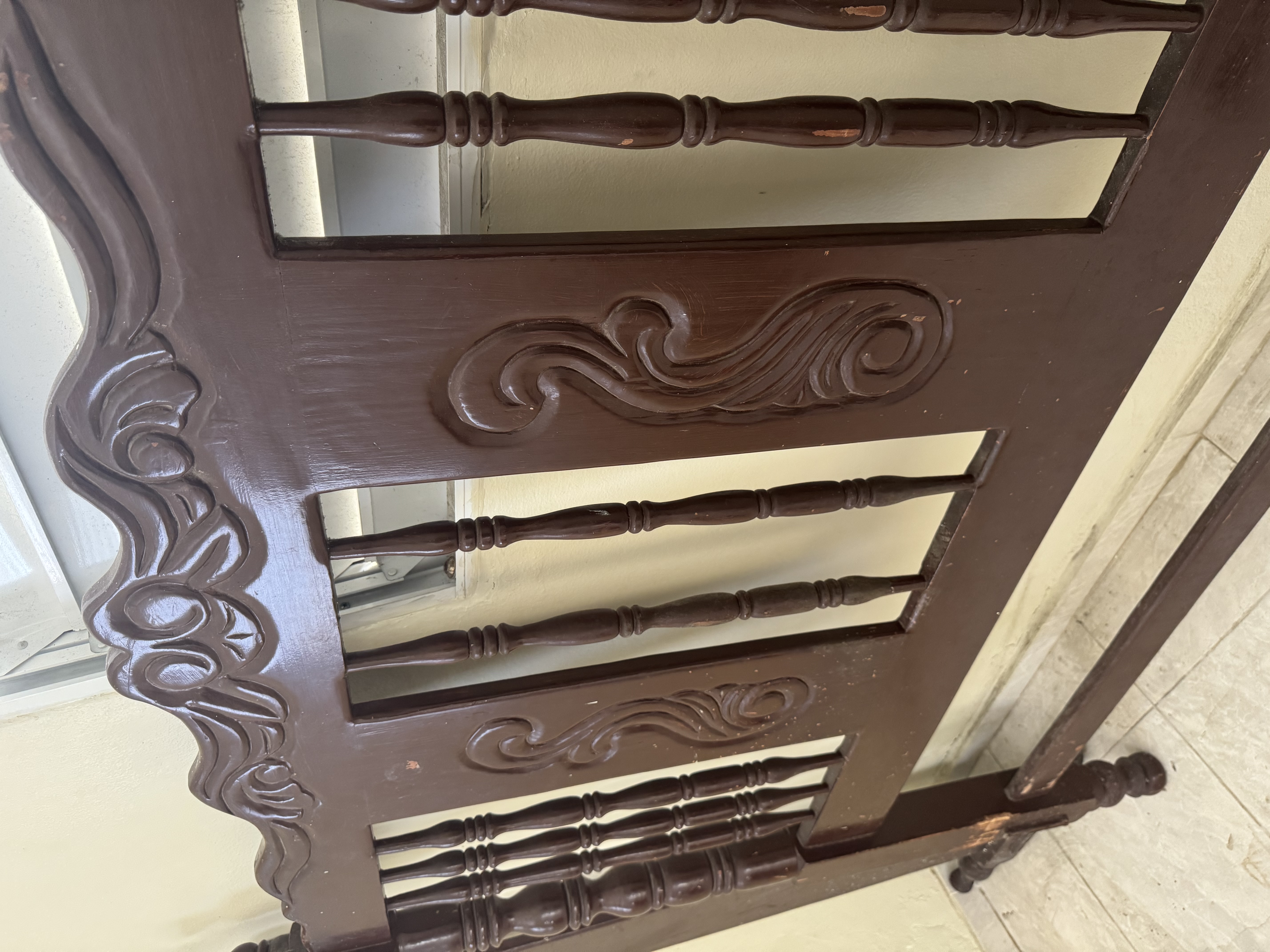muebles y colchones - 🛏️ Espaldar de Cama en Madera Maciza – Diseño Clá 1