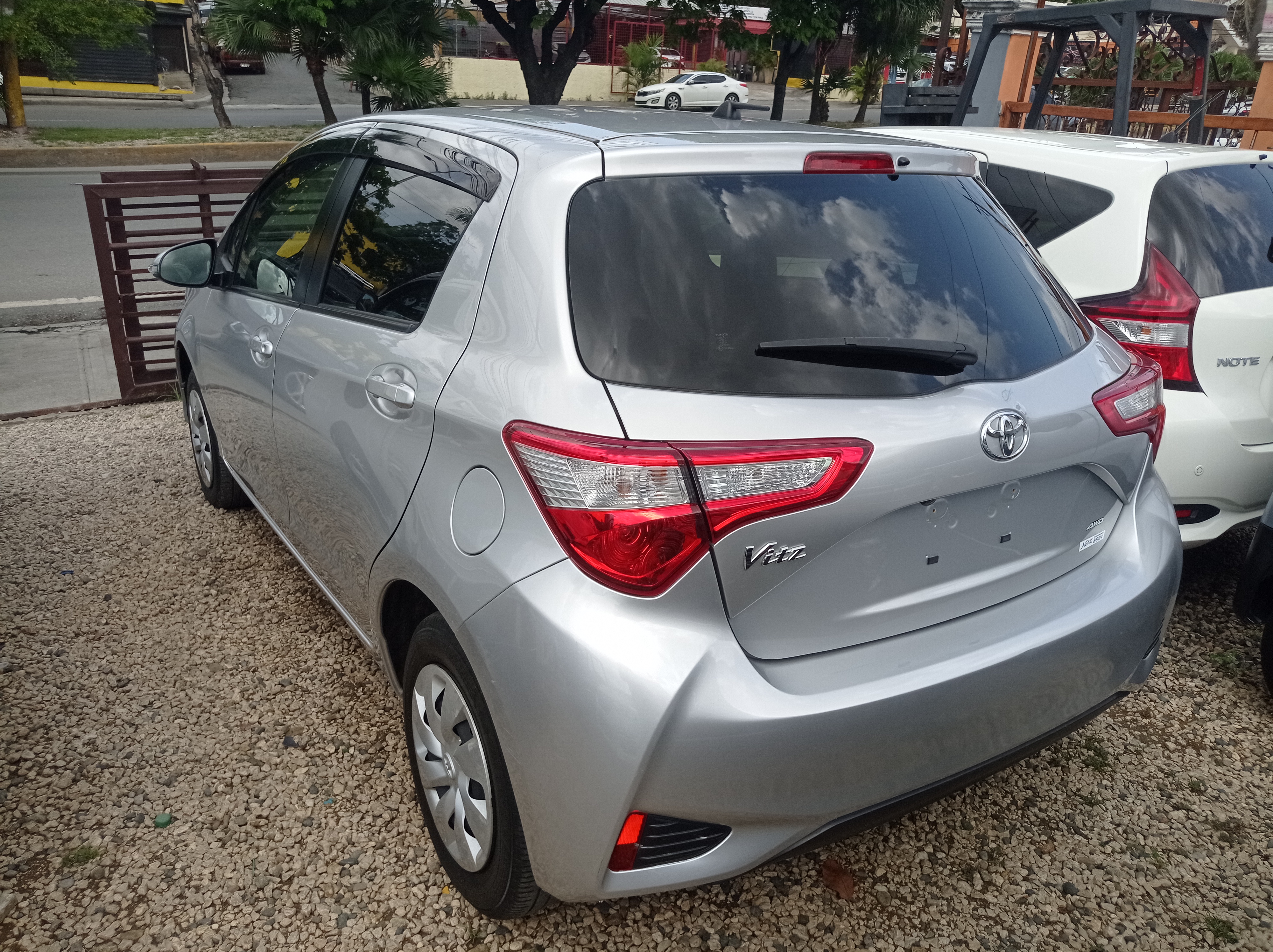 carros - Toyota  Vitz  2020 4 cilindros  4WD Sistema ECO 🌿 1