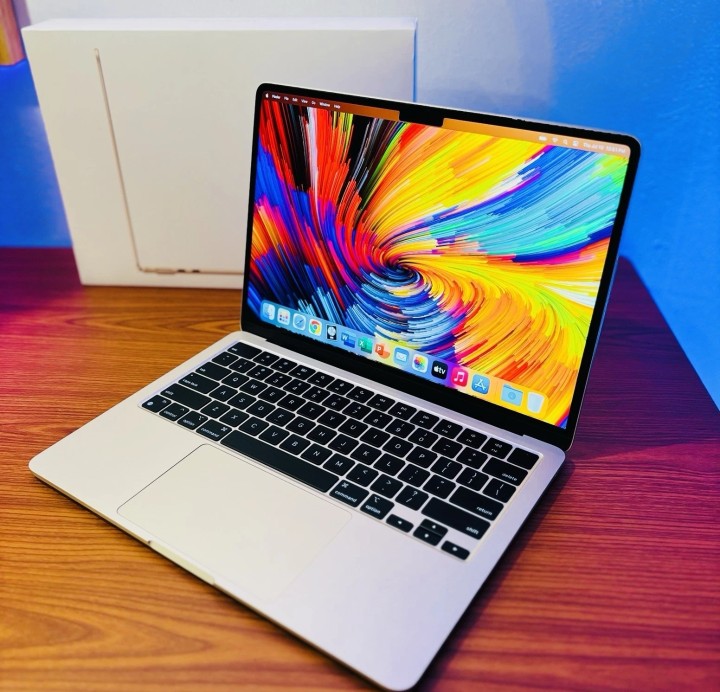computadoras y laptops - Macbook air m2 2022 1