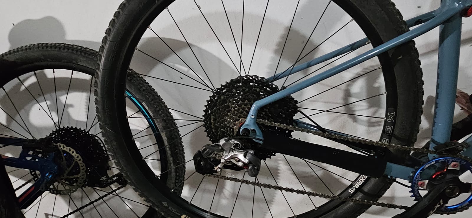 bicicletas y accesorios - Bicicleta de montaña como nueva 2