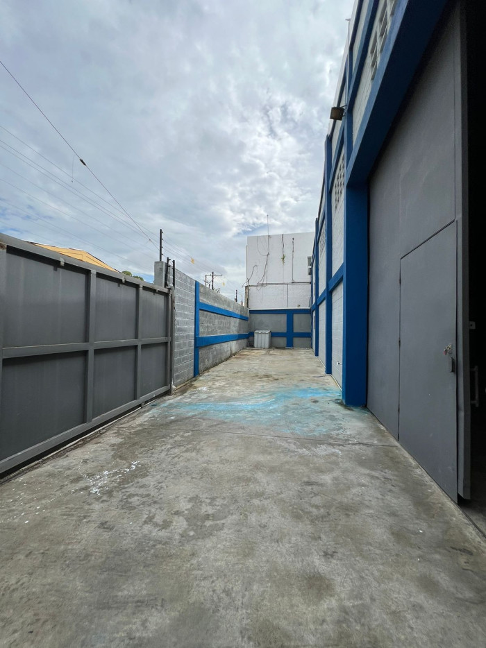 oficinas y locales comerciales - RENTO NAVE COMERCIAL / ALMACEN LOCAL  4