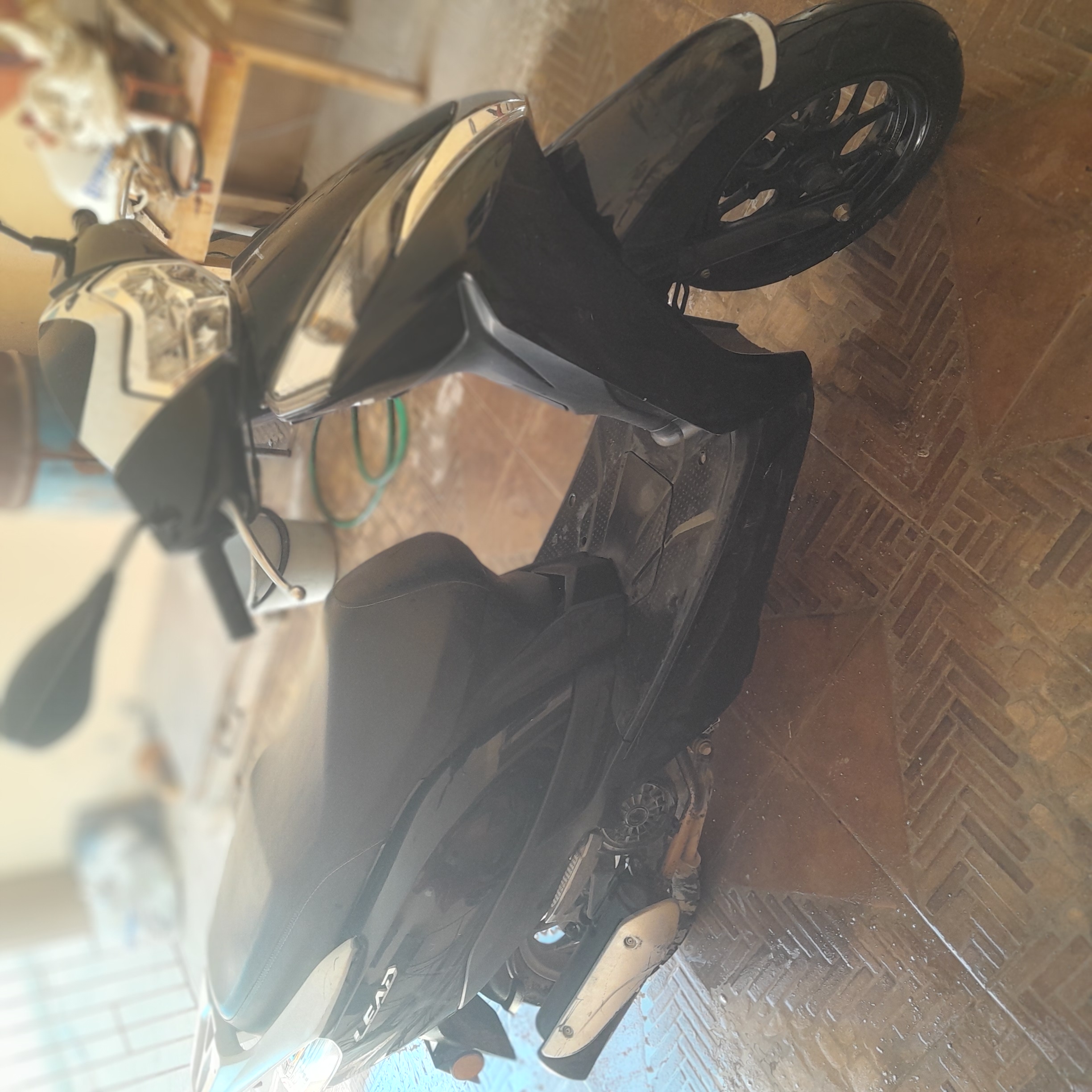 motores y pasolas - VENDO PASOLA HONDA LEAD DE POCO USO  4