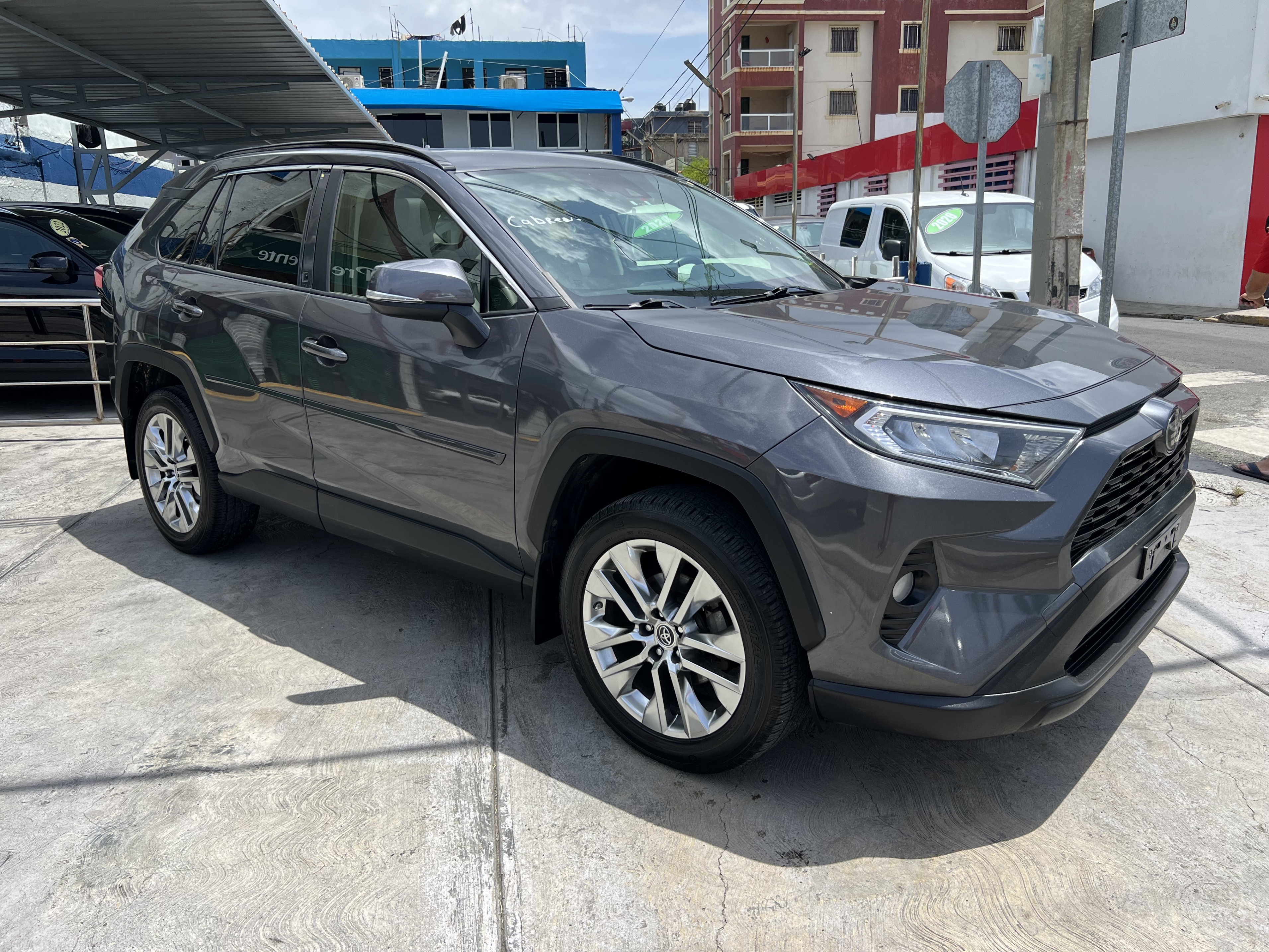 jeepetas y camionetas - Toyota Rav4 XLE Premium 2019 2