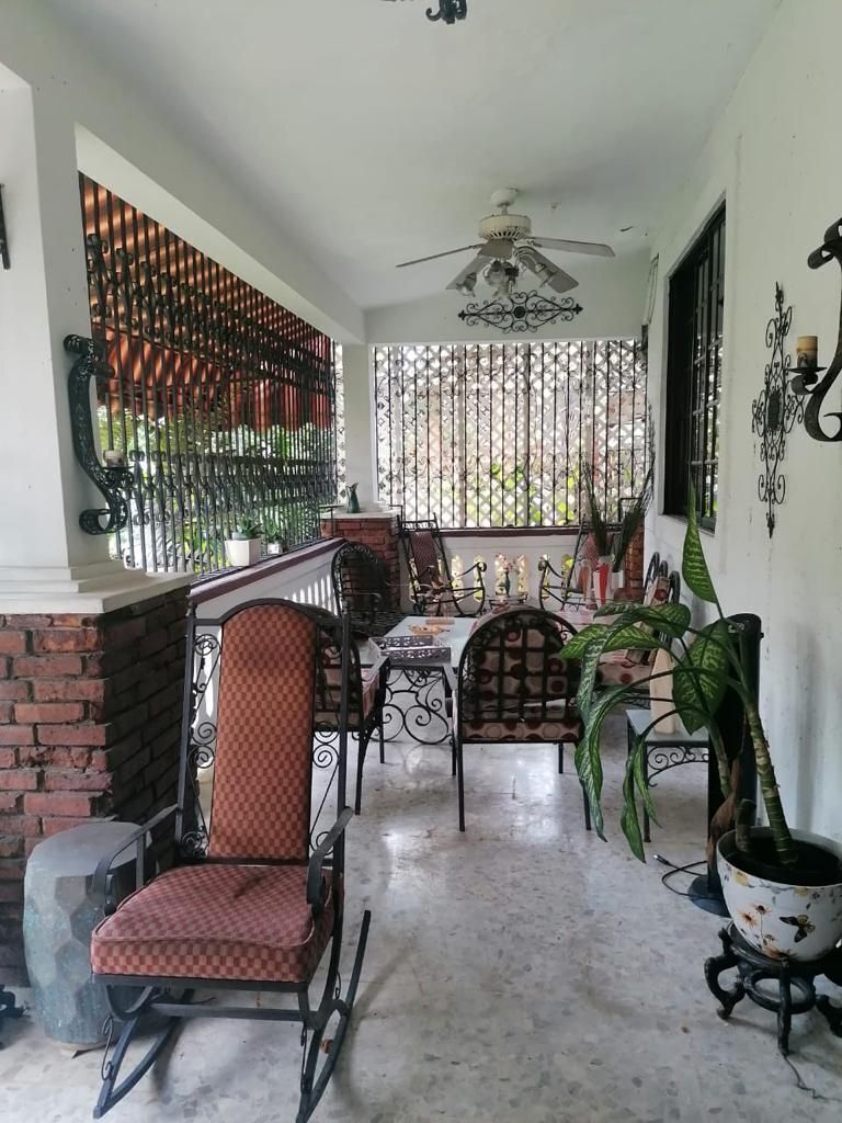 casas - Venta de Casa en Gazcue 8