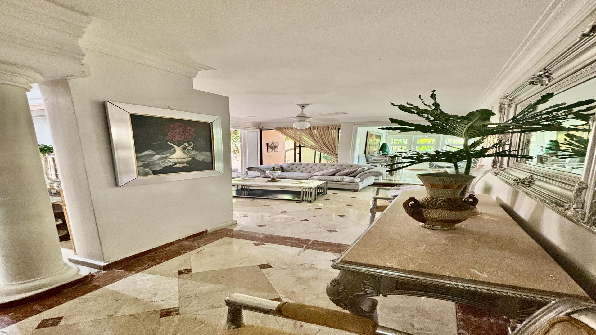 casas - Se vende hermosa residencia en el exclusivo sector de Los Pinos en Arroyo Hondo 1