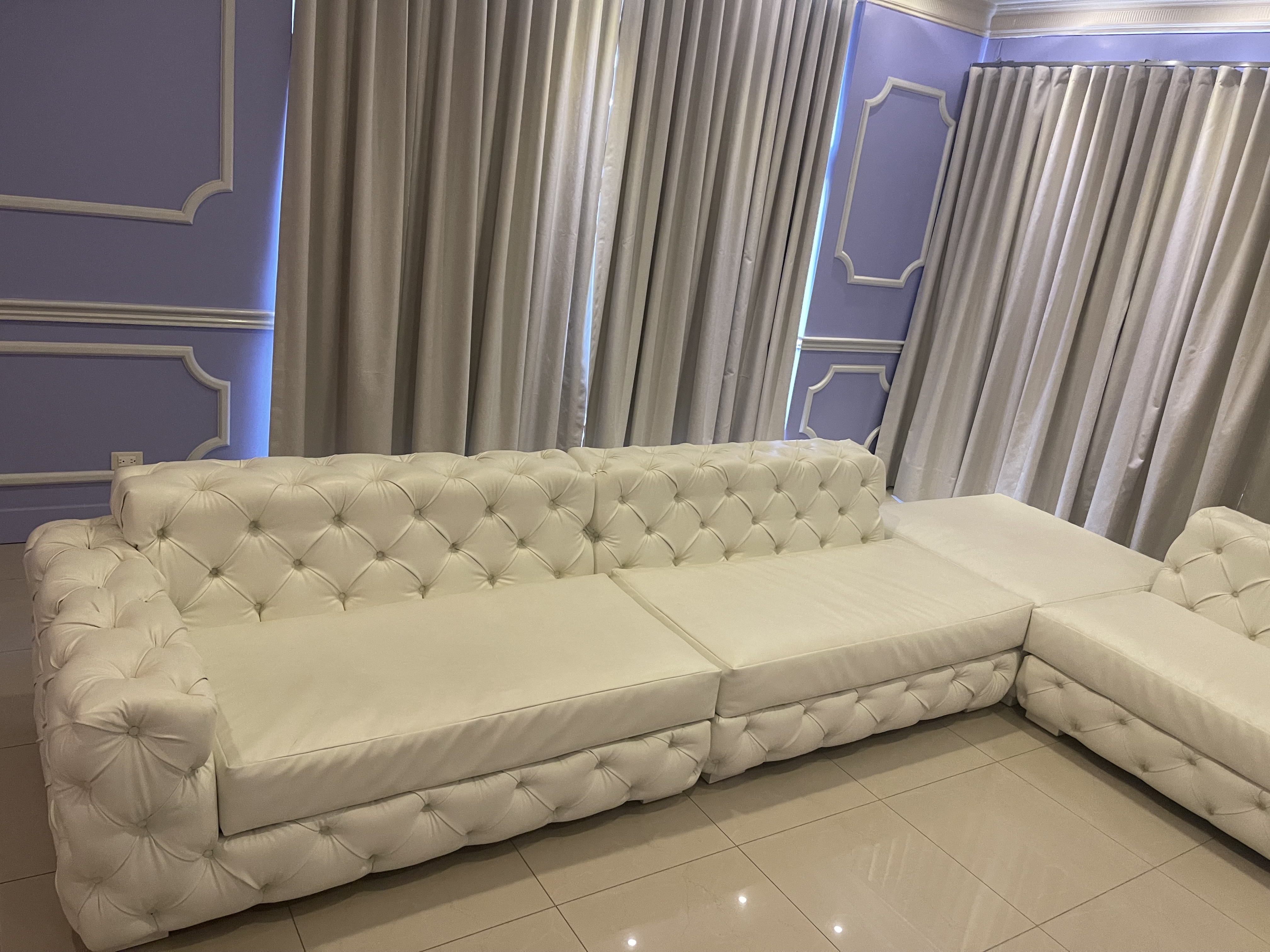 muebles y colchones - Mueble en tacto piel italiano blanco. 1