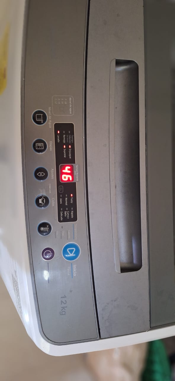 electrodomesticos - Lavadora Centrífuga Wirlpool- 12 Kg o 26.4  libras 4