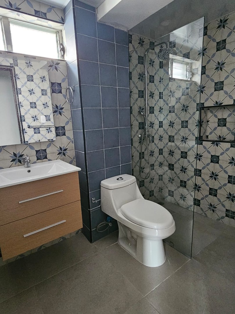 apartamentos - Alquiler en Arroyo Hondo Viejo.
 3 Hab, 2 bños remodelados, 2parq.
PRECIO:55,000 5