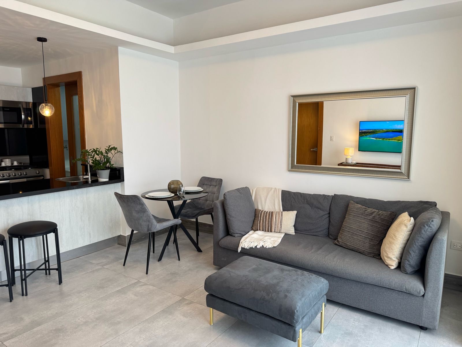apartamentos - Apartamento amueblado en Piantini 0