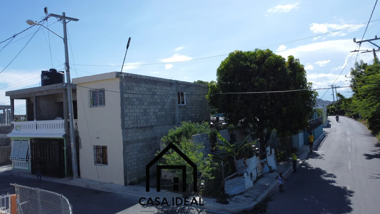 casas - SE VENDE MEJORA EN MATANZAS BANI  2