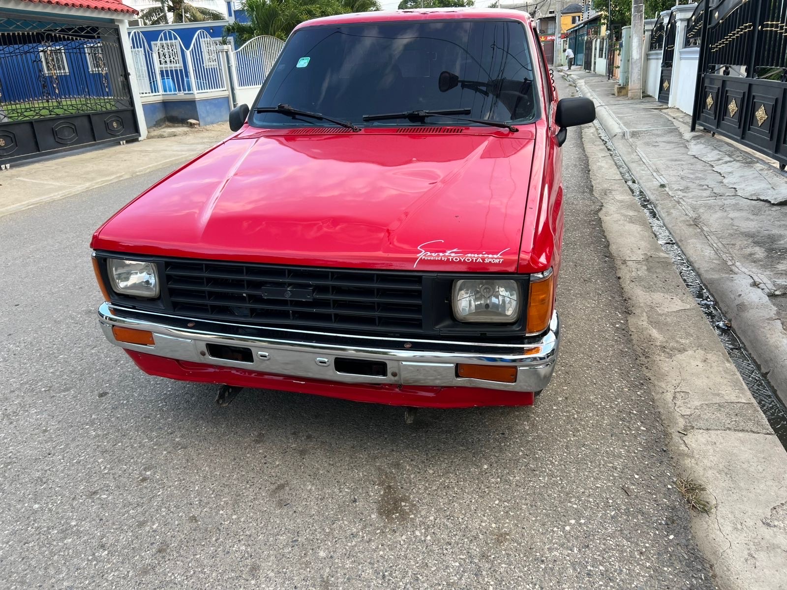 jeepetas y camionetas - Toyota Hilux (Pickup) EXCELENTES CONDICIONES