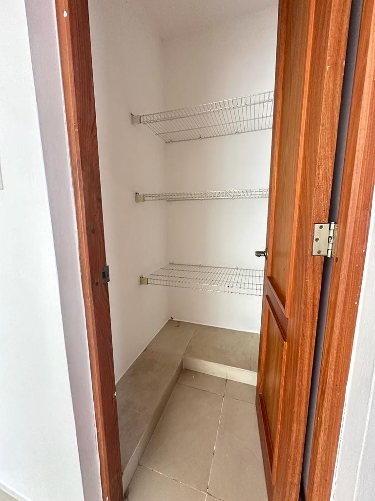 apartamentos - De Oportunidad Apartamento en Reparto Universitario 5