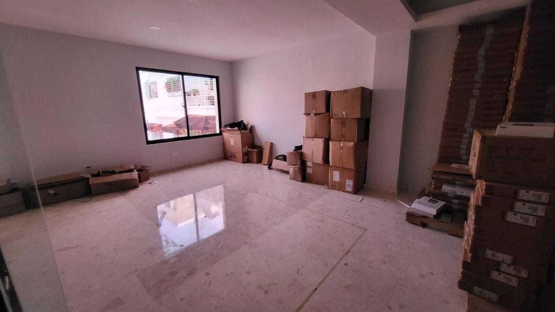 oficinas y locales comerciales - Oficina en alquiler en el Millón  2