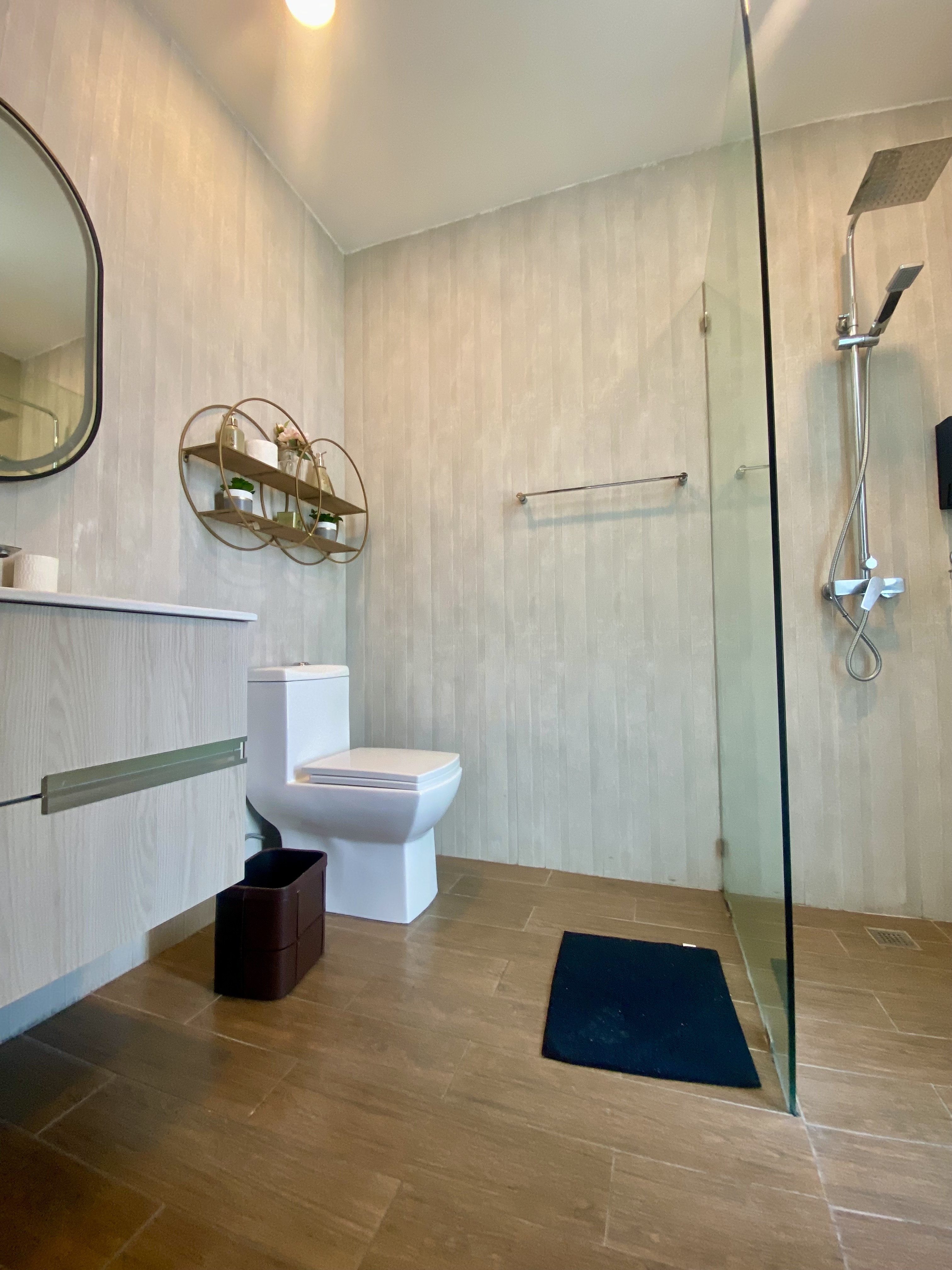 apartamentos - Piso alto de venta amueblada en La Esmeralda 6