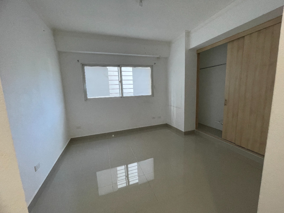 apartamentos - Vendo Apartamento 2do. Piso en Zona Universitaria 3