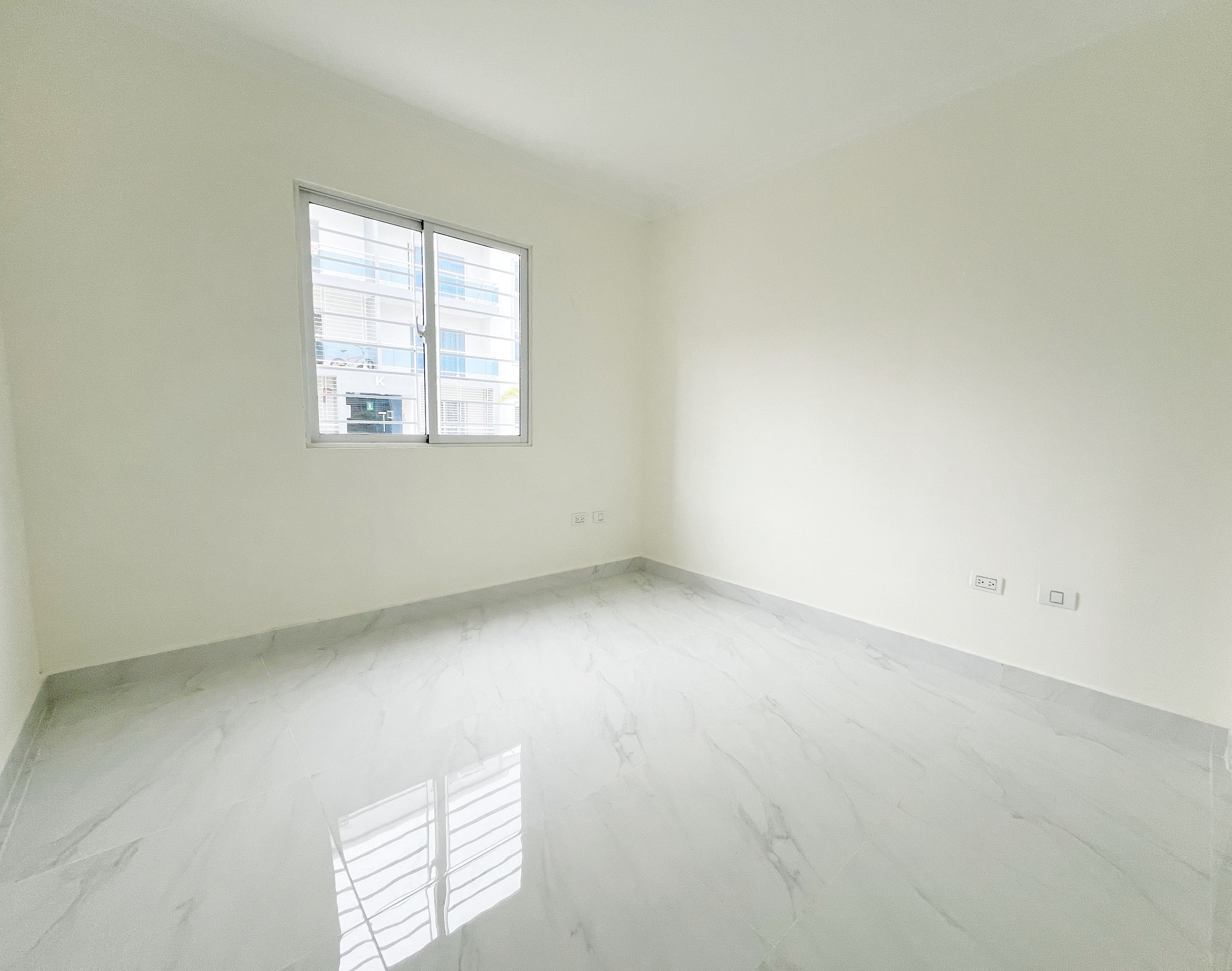 apartamentos - Alquilo apartamento como nuevo en Las Cayenas, Aut. San Isidro 5