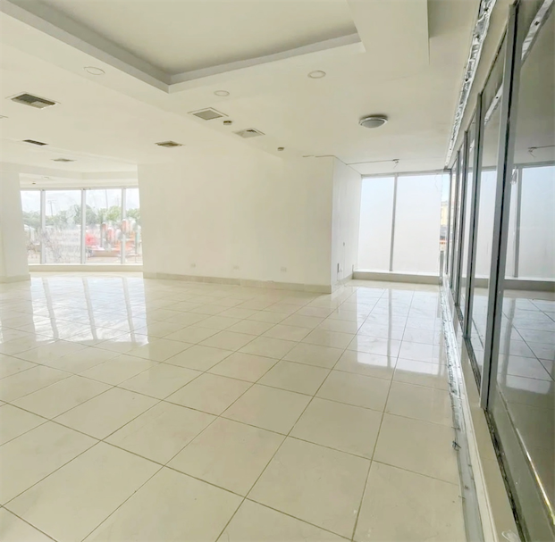 oficinas y locales comerciales - Local con espacio abierto 1