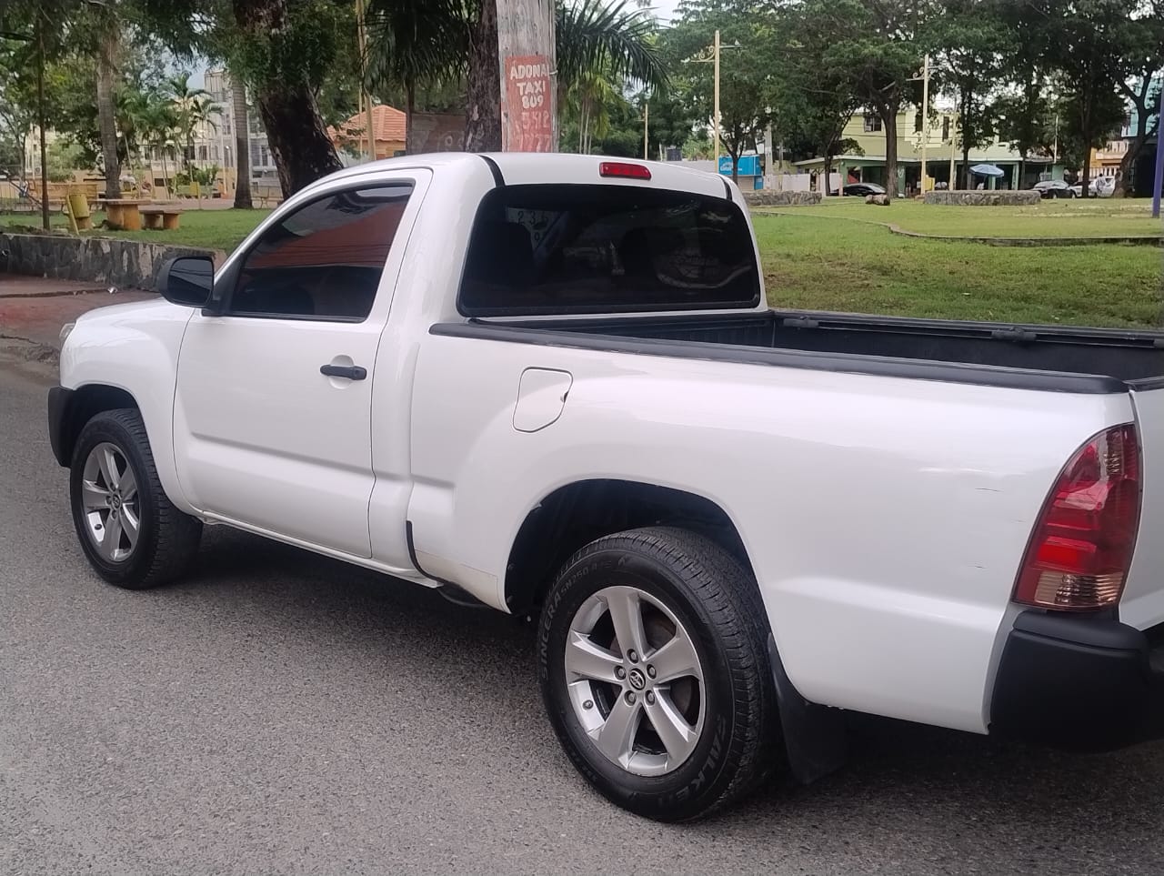 jeepetas y camionetas - TOYOTA TACOMA UNA CABINA 2014 7