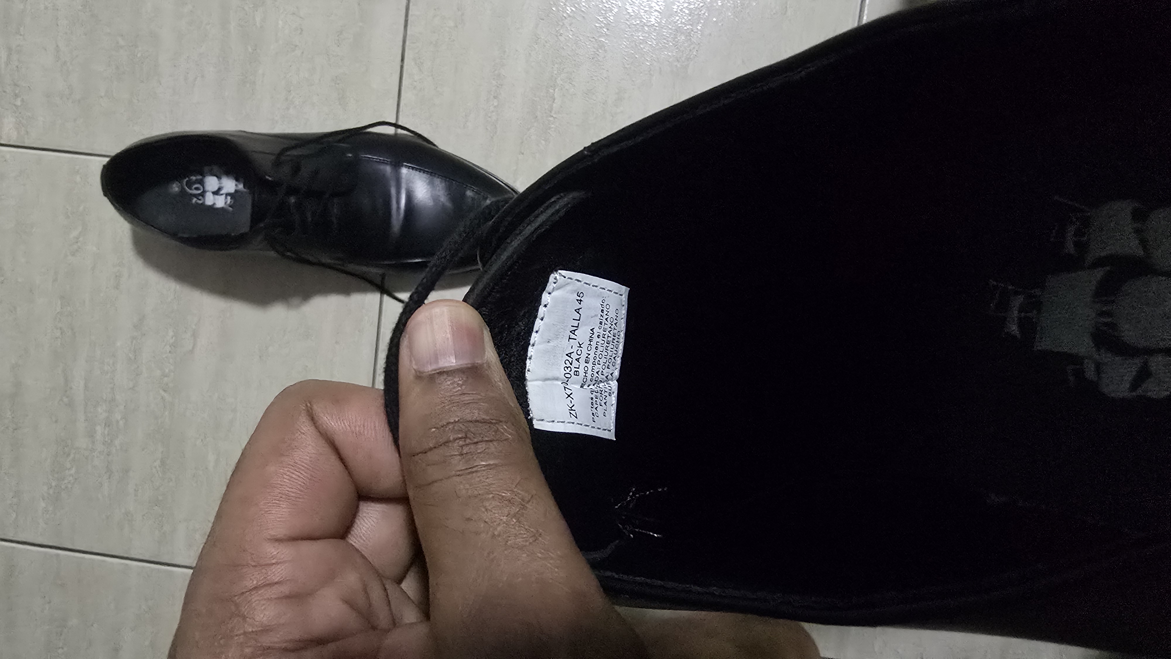 zapatos para hombre - **Vendo zapatos size 45 como nuevos negros***