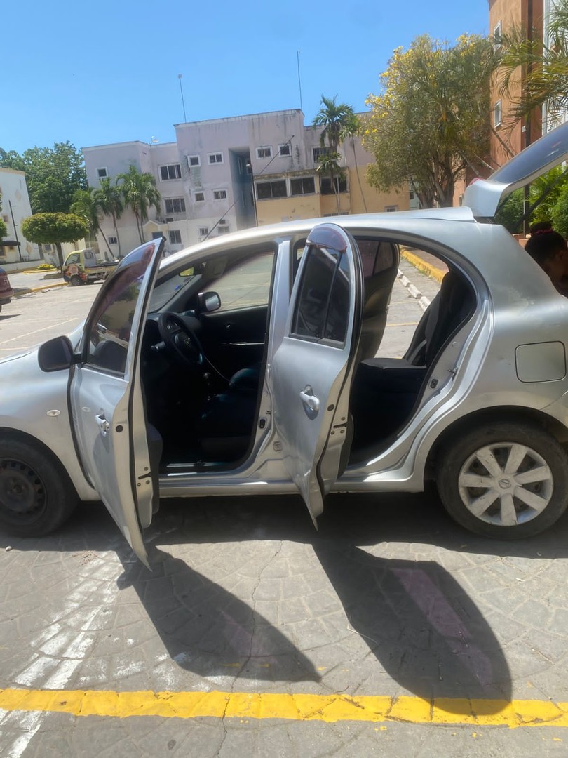 carros - Nissan March 2013 en buen estado – Compacto, económico 6