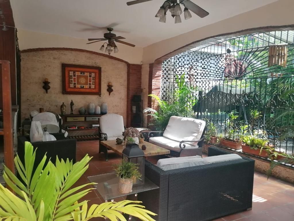 casas - Venta de Casa en Gazcue 9