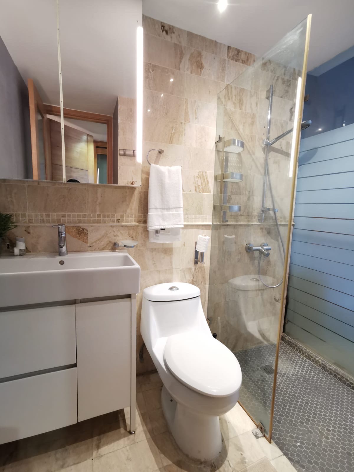 apartamentos - ALQUILER DE APARTAMENTO DE UNA HABITACIÓN AMUEBLADO FULL A PASOS DE LA CHURCHILL 7