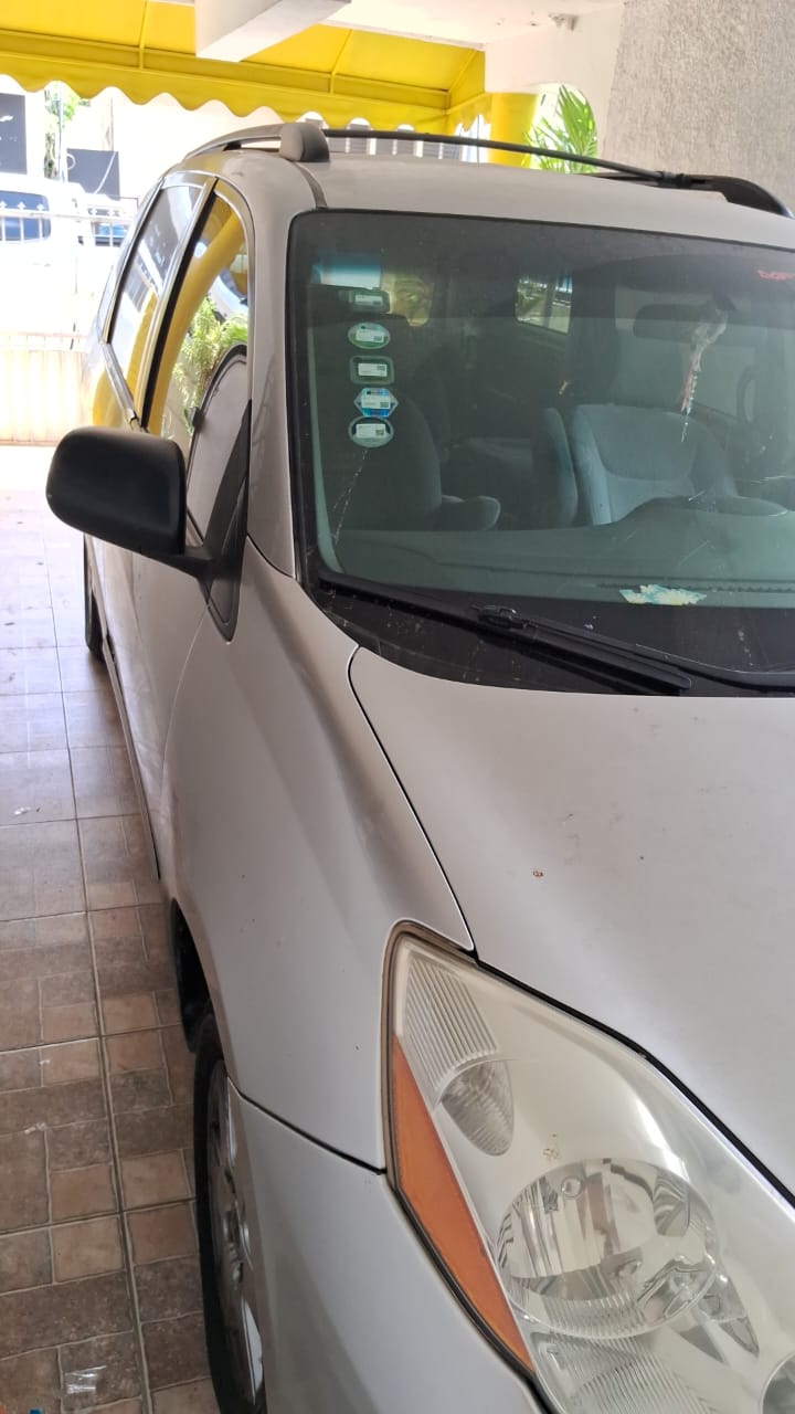 jeepetas y camionetas - Toyota Sienna Año 2006 Única Dueña en Santiago Vi. 1