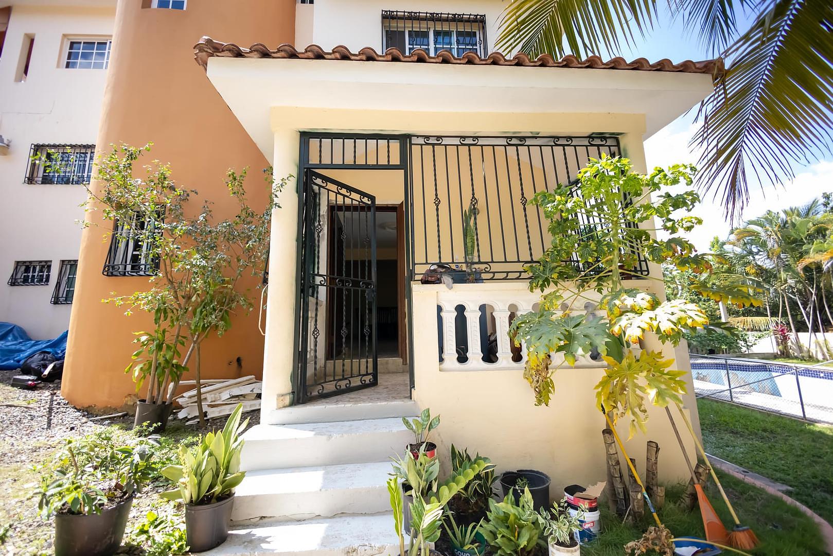 casas - Casa de oportunidad detrás de la embajada americana  1