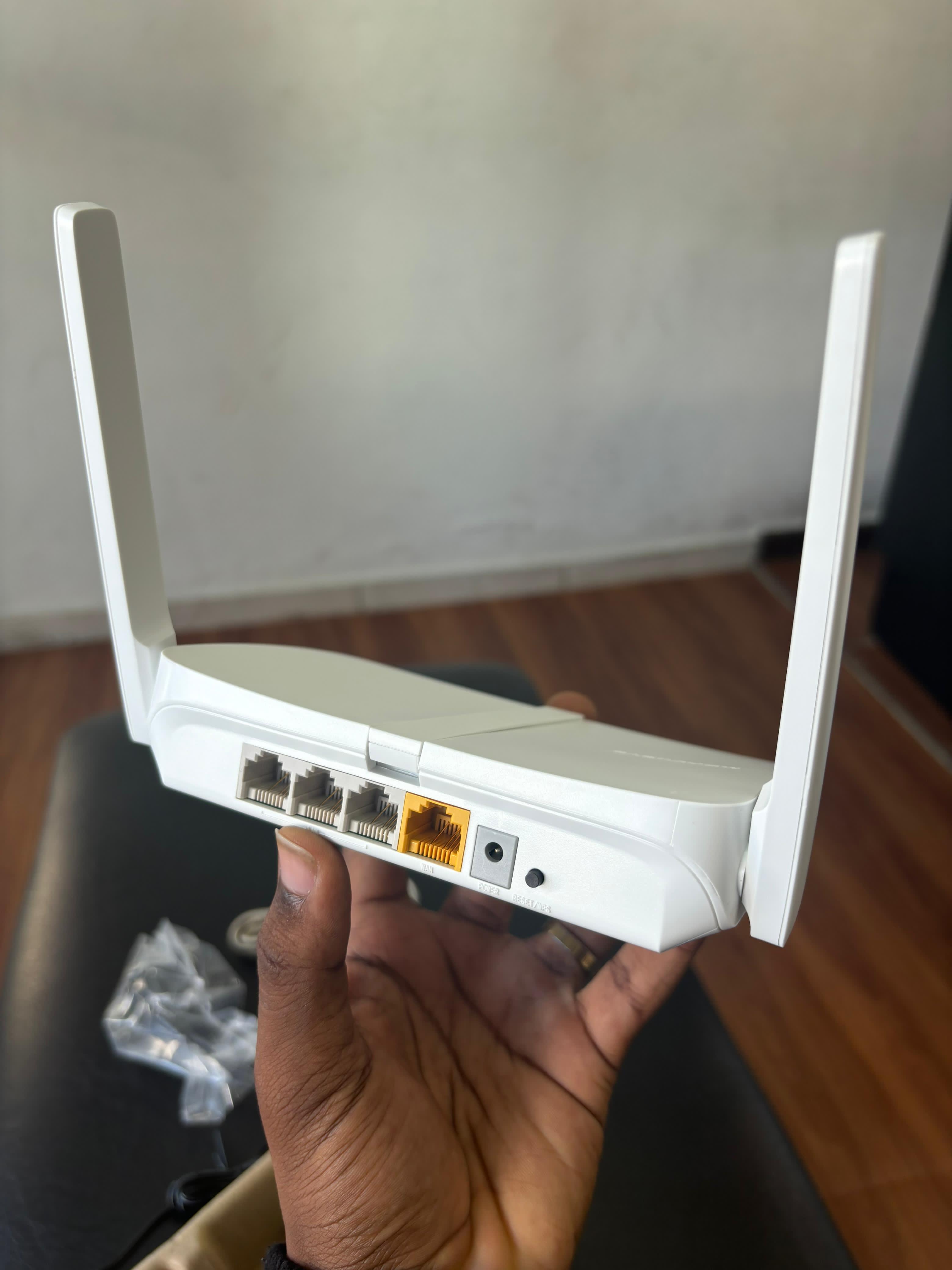 otros electronicos - Router repetidor de internet wifi mercusys mw306r  1